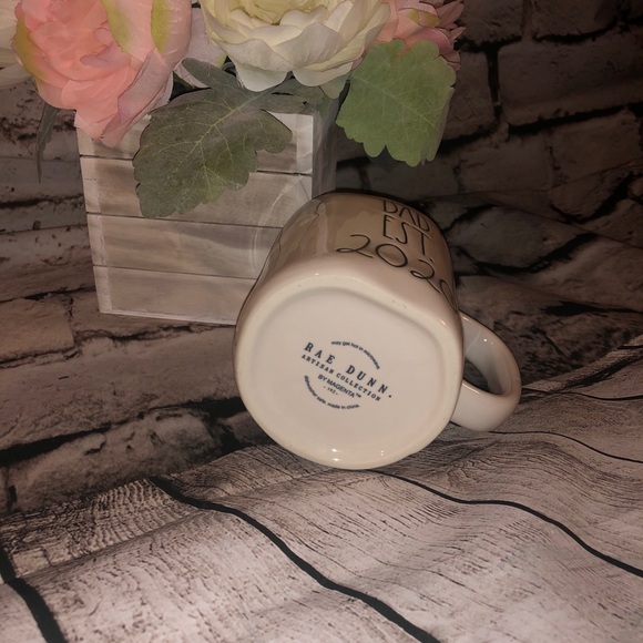NWT Rae Dunn Dad Est 2020 Mug - Picture 3 of 3